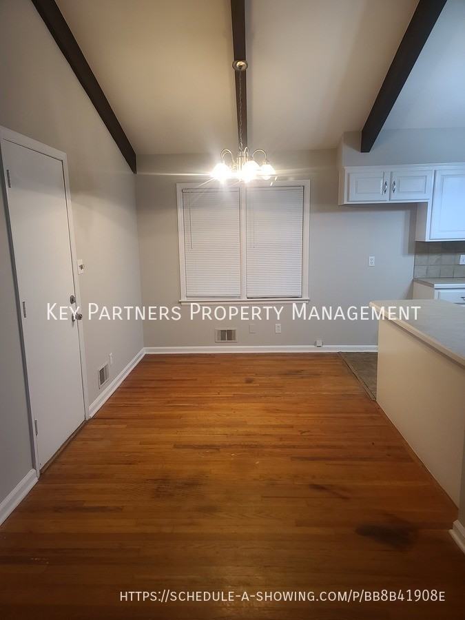 7115 Larsen Ln - Photo 4 of 20