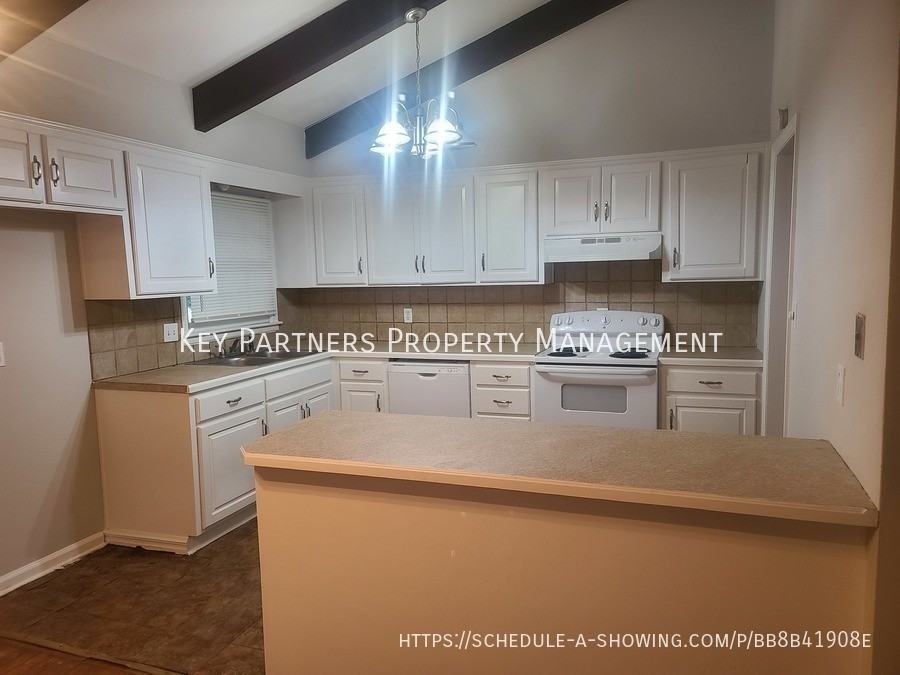 7115 Larsen Ln - Photo 5 of 20