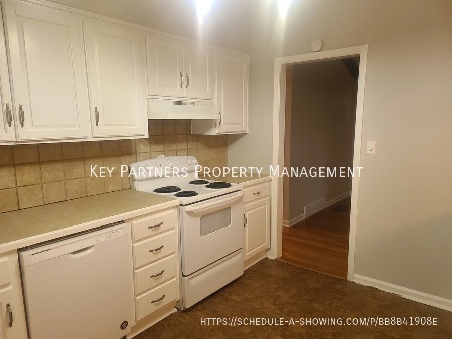 7115 Larsen Ln - Photo 7 of 20