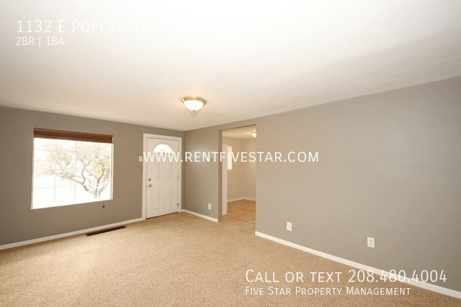 1132 E Poplar St - Photo 3 of 8