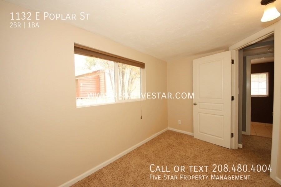 1132 E Poplar St - Photo 6 of 8