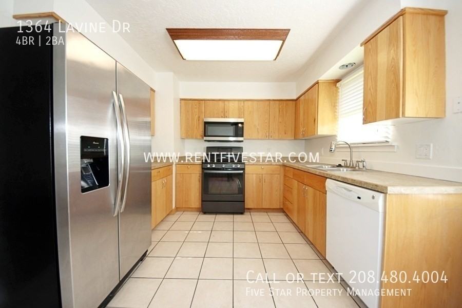 1364 Lavine Dr - Photo 5 of 16