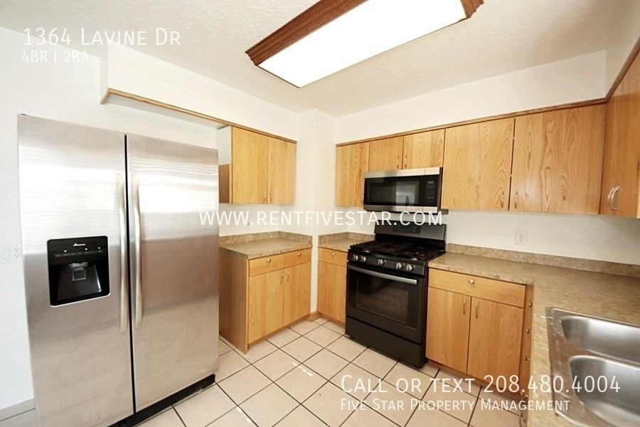 1364 Lavine Dr - Photo 6 of 16