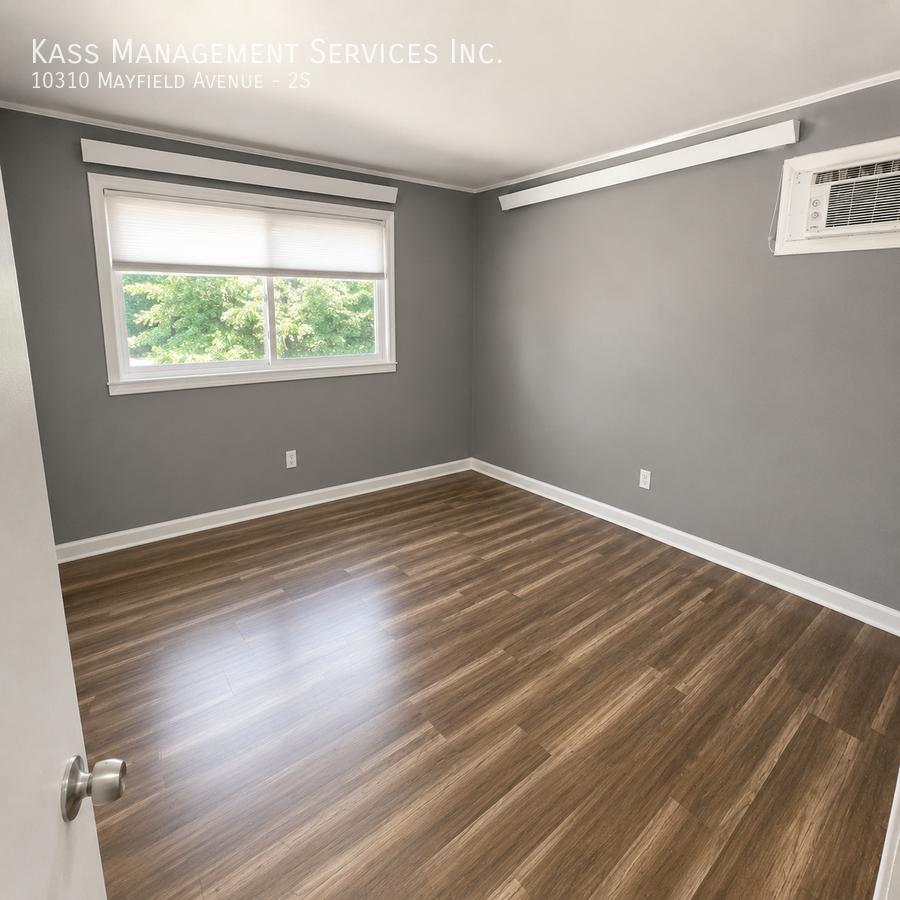 10310 Mayfield Ave #2S - Photo 2 of 4