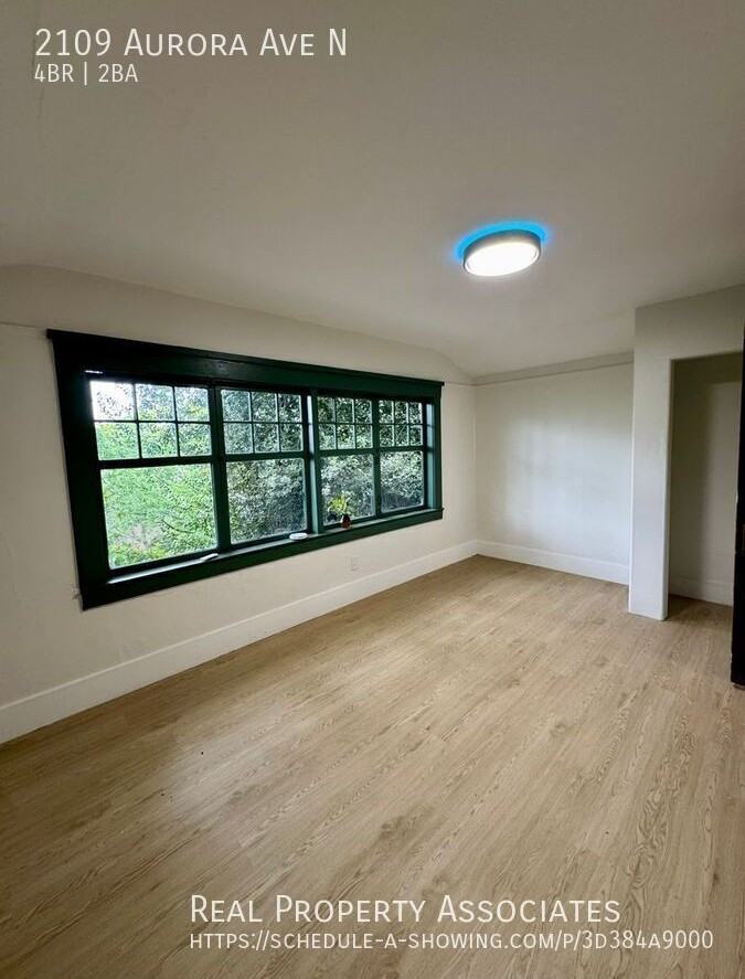 2109 Aurora Ave N - Photo 7 of 19