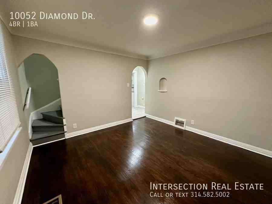 10052 Diamond Dr - Photo 3 of 19