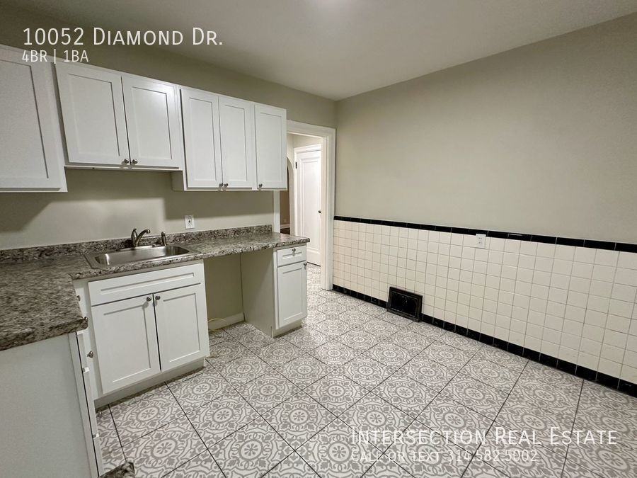 10052 Diamond Dr - Photo 5 of 19