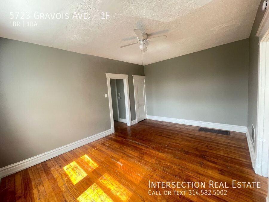 5723 Gravois Ave #1F - Photo 7 of 10