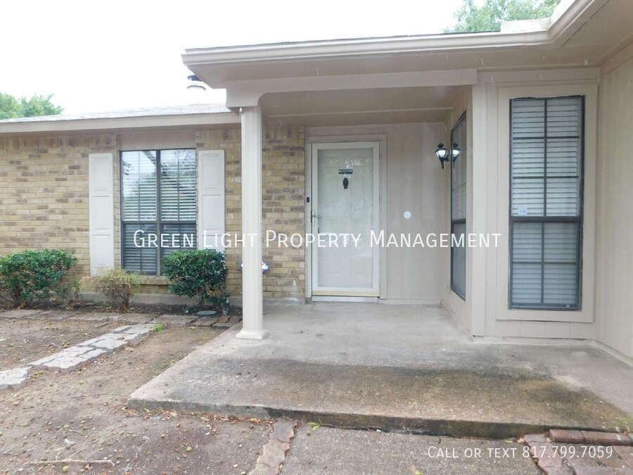3812 Mulberry Ln - Photo 3 of 20