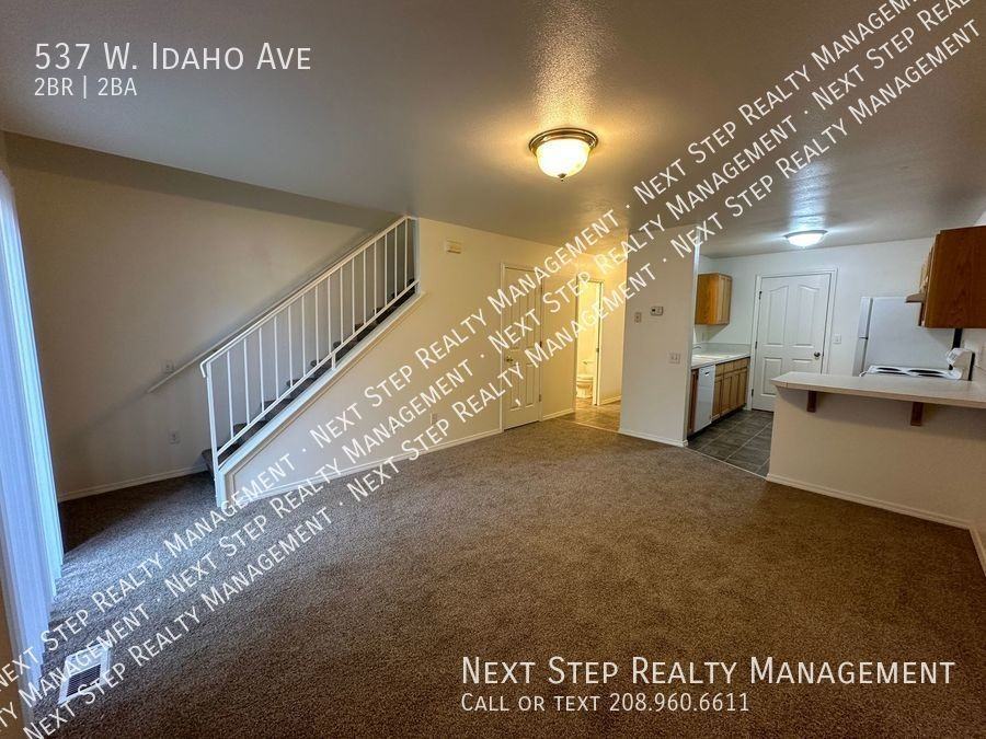 537 W Idaho Ave - Photo 3 of 13