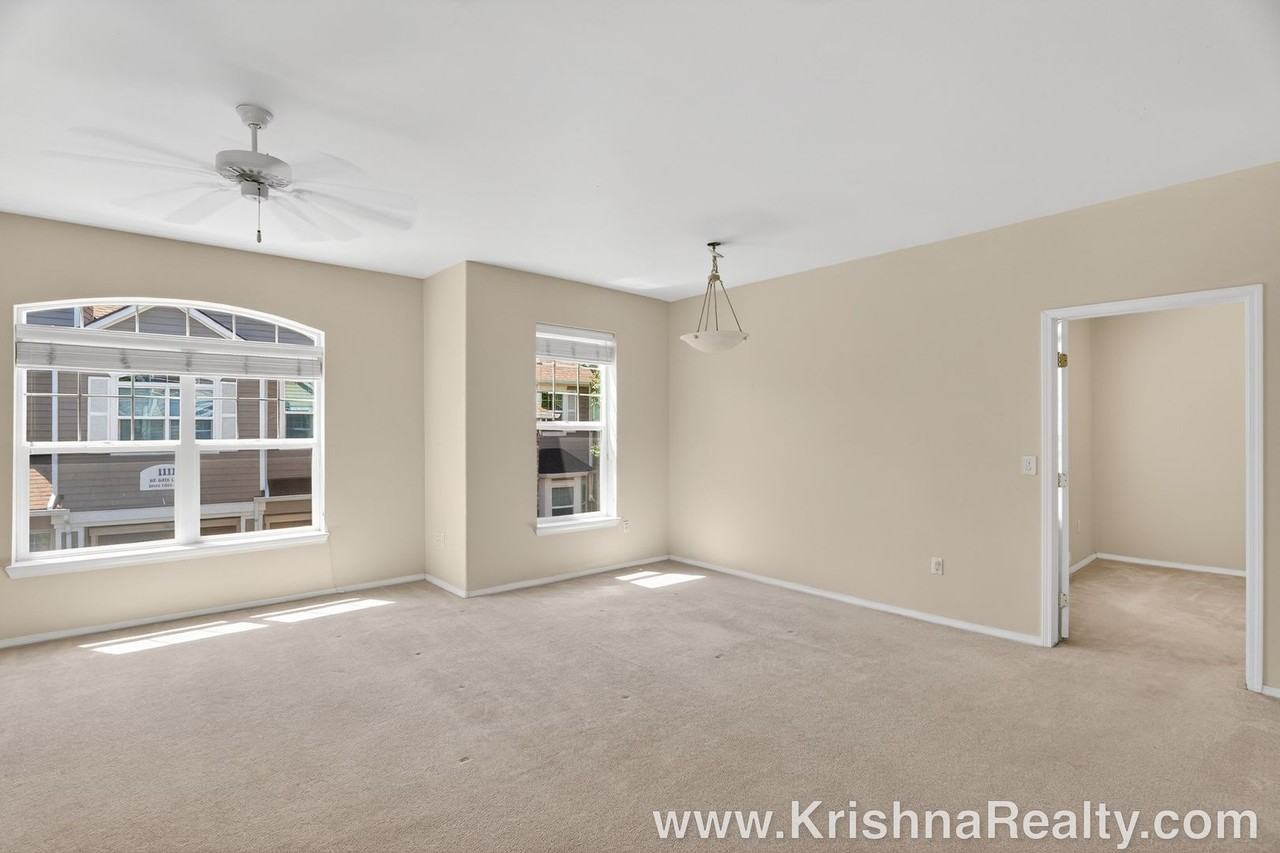 1175 Ne 64th Ln #1109 - Photo 3 of 27
