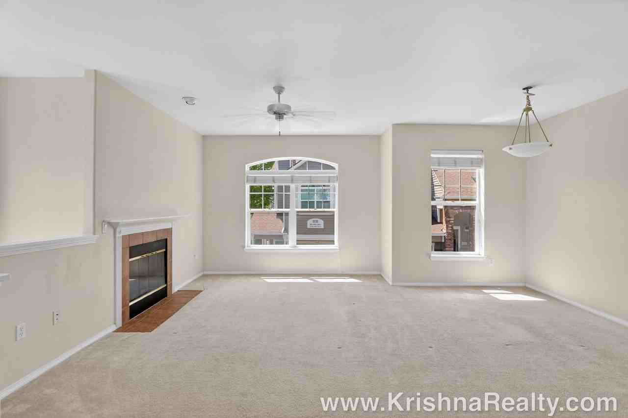 1175 Ne 64th Ln #1109 - Photo 4 of 27