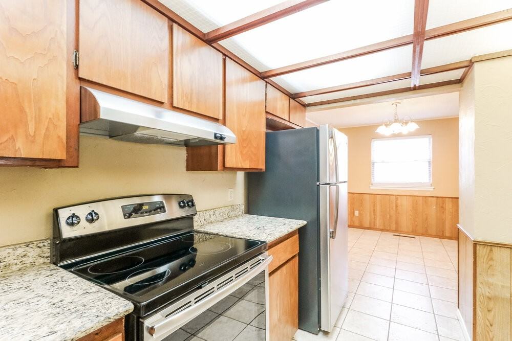 10301 Birkenhead Rd - Photo 5 of 16
