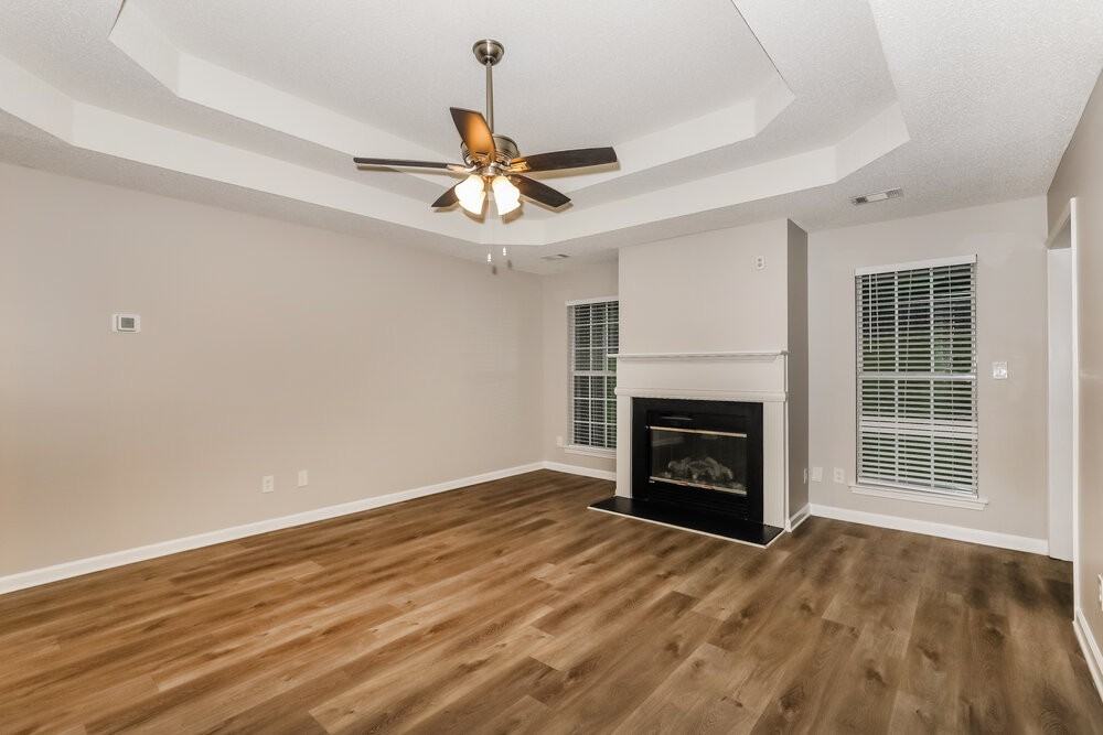 5567 Katherine Village Dr - Photo 4 of 16