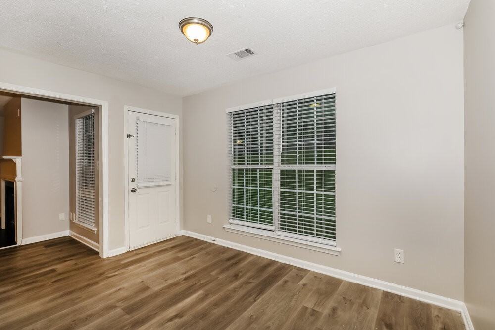 5567 Katherine Village Dr - Photo 6 of 16