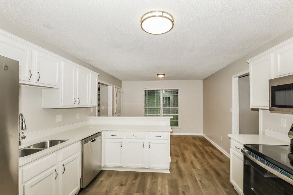 5567 Katherine Village Dr - Photo 7 of 16