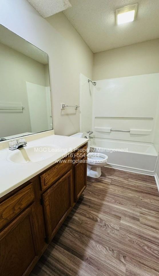 1558 E 125th St - Photo 6 of 16