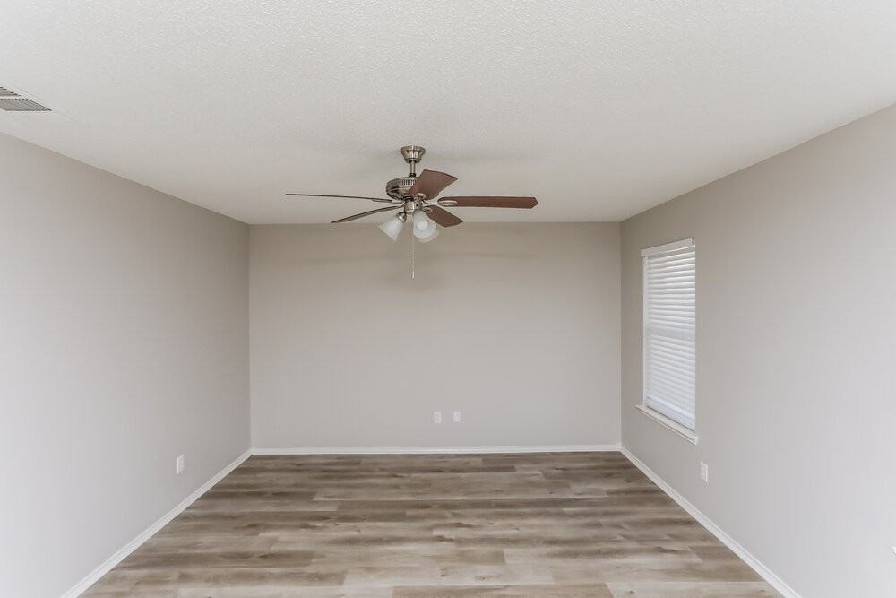2036 Silverado Dr - Photo 4 of 17