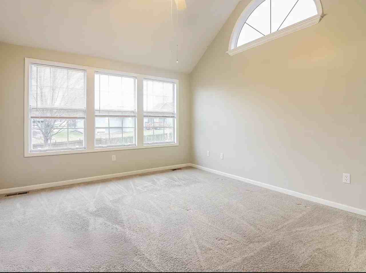 400 20th Avenue South - Photo 5 of 8