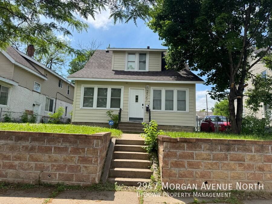 2947 Morgan Ave N - Photo 3 of 24