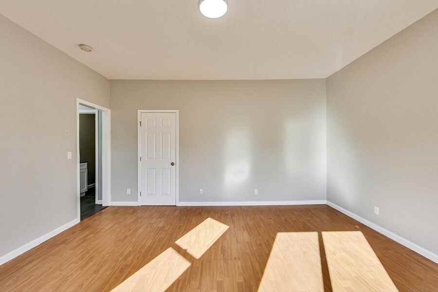 1000 18th St #08 - Photo 2 of 5