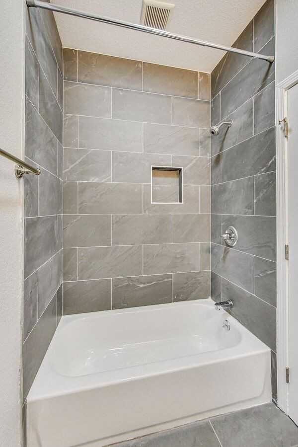 1000 18th St #08 - Photo 5 of 5