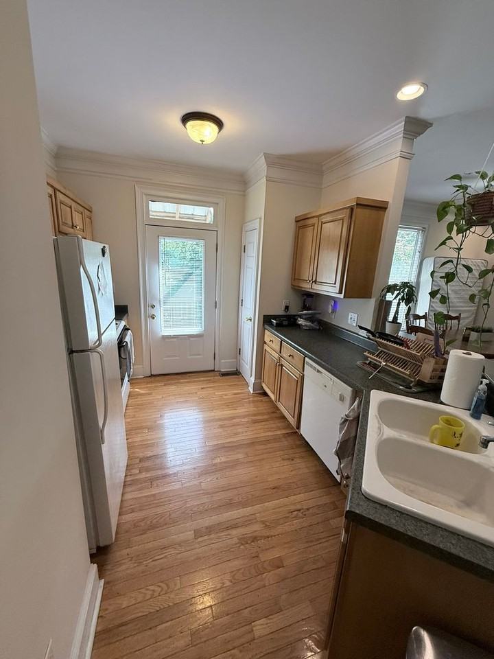 255 Boulevard Hts - Photo 7 of 14
