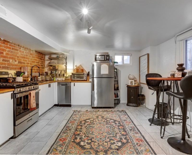 1266 N Lafayette St #4B