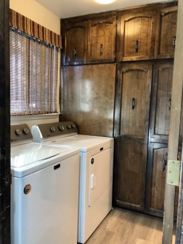 1020 Gilbert St - Photo 5 of 31