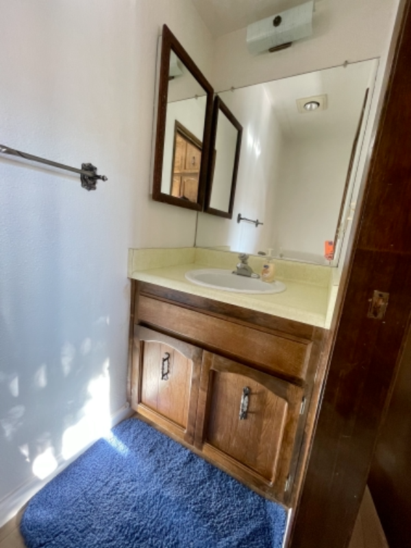 1020 Gilbert St - Photo 7 of 31