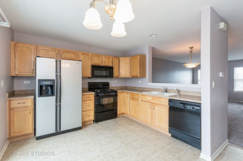 1236 Derry Ln - Photo 2 of 12