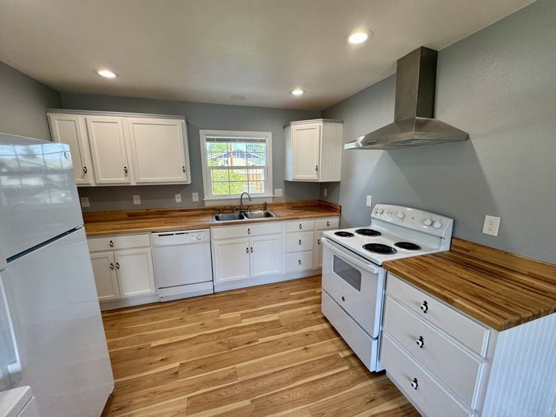 3000 North Everettblock 16Th Ave #B - Photo 2 of 12