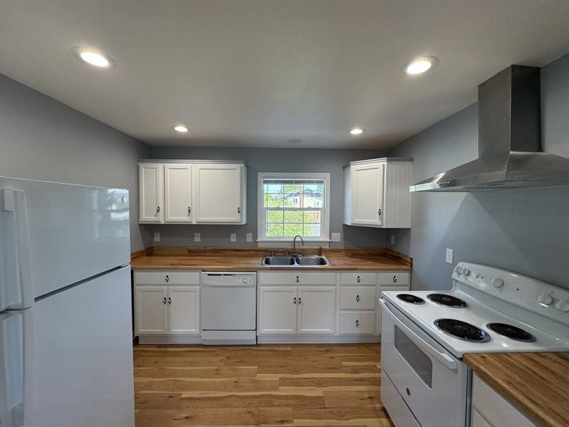 3000 North Everettblock 16Th Ave #B - Photo 3 of 12