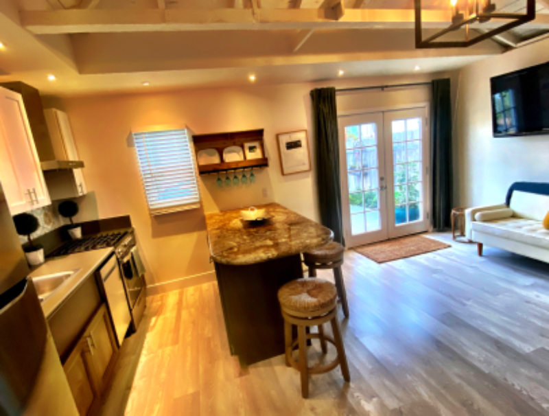 2232 Seaside Studio - Photo 3 of 10