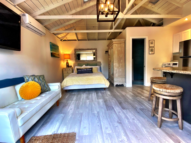 2232 Seaside Studio - Photo 4 of 10