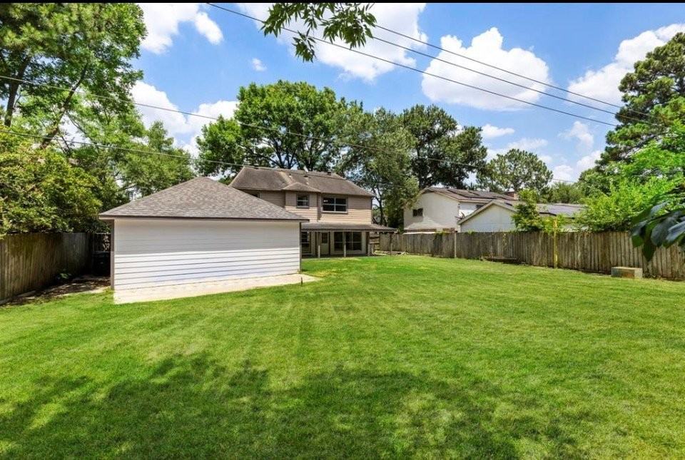 17923 Tall Cypress Dr - Photo 4 of 9