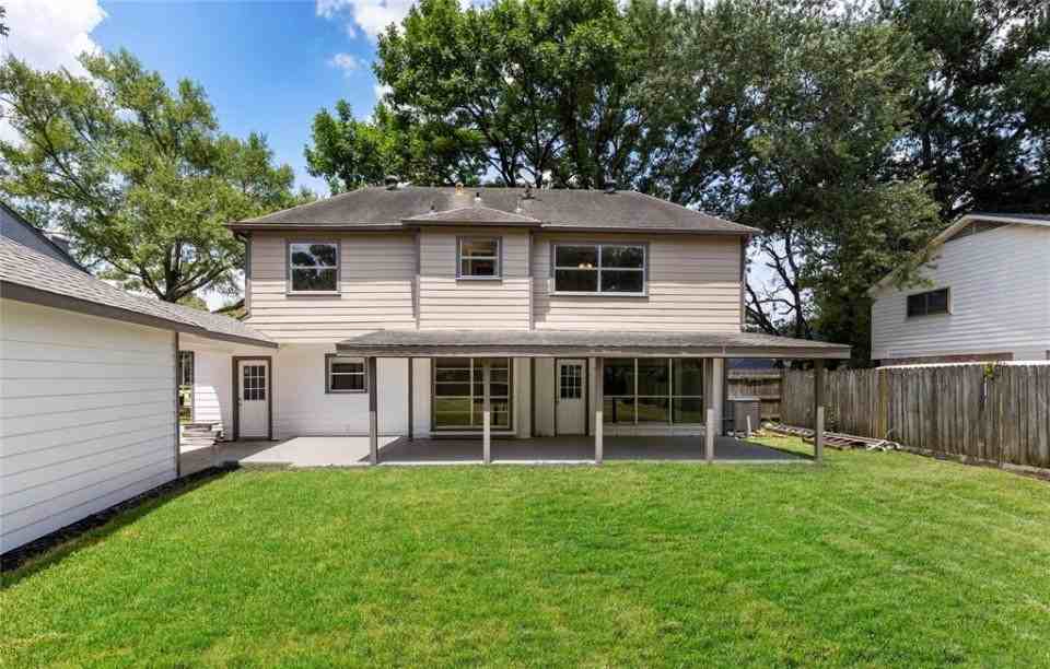 17923 Tall Cypress Dr - Photo 5 of 9
