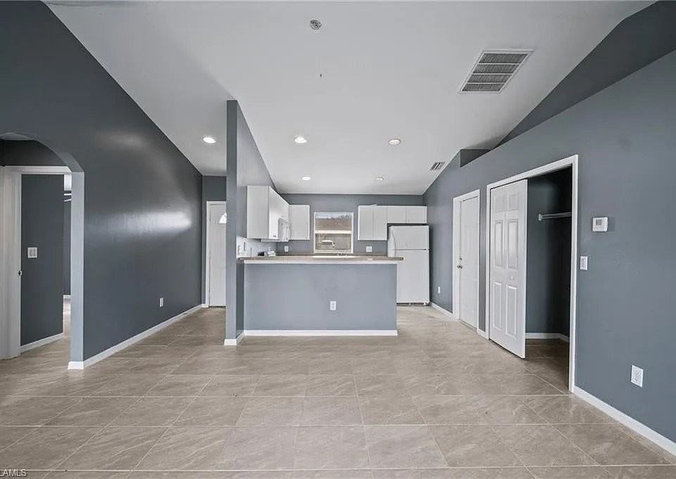 4440 28th St Sw ##Sw - Photo 2 of 8