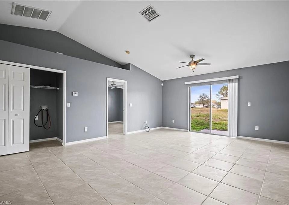 4440 28th St Sw ##Sw - Photo 4 of 8