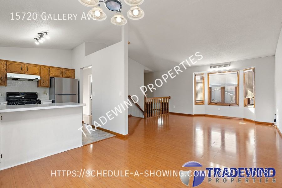 15720 Gallery Ave - Photo 4 of 24