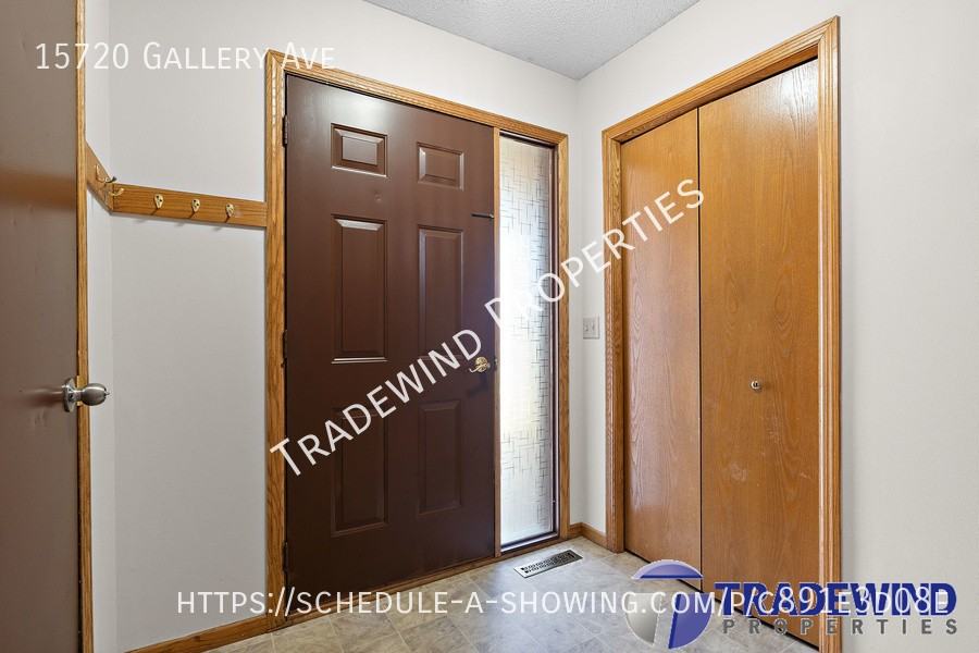 15720 Gallery Ave - Photo 6 of 24