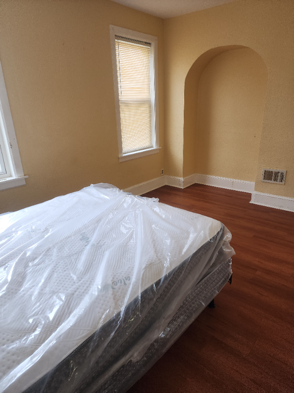 916 E Woodlawn St - Photo 3 of 13