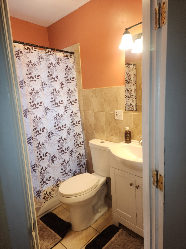 916 E Woodlawn St - Photo 5 of 13