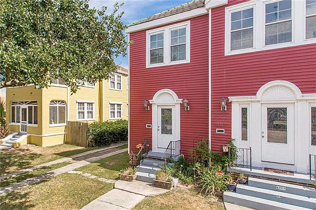 5421 Canal Blvd - Photo 2 of 11