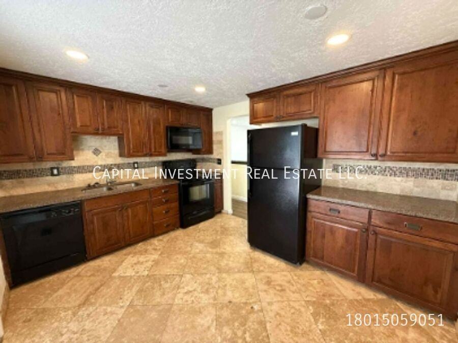 1102 E Sego Lily Dr - Photo 2 of 22