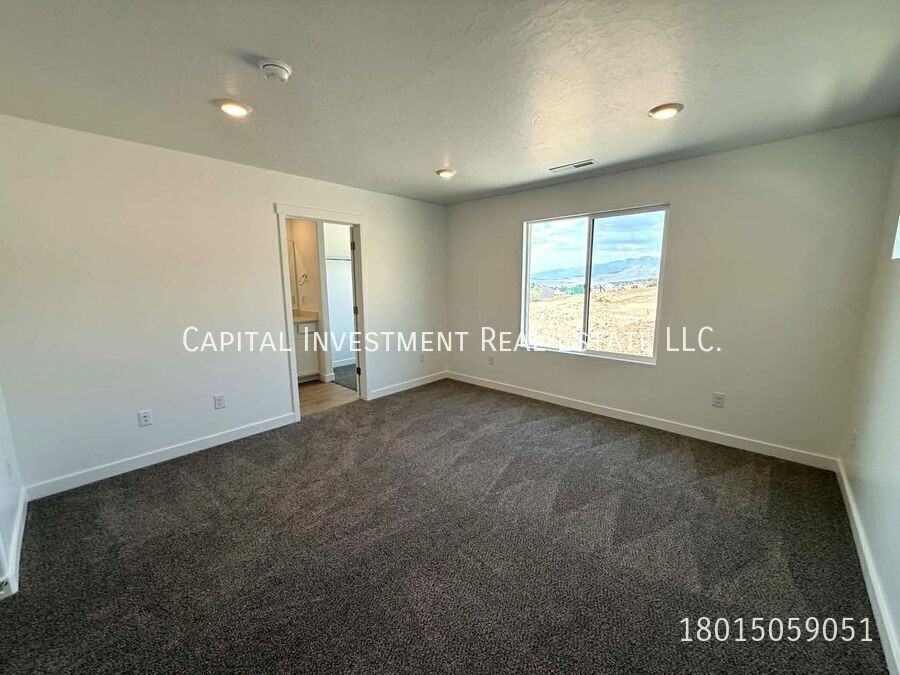 4351 N 325 E - Photo 7 of 16