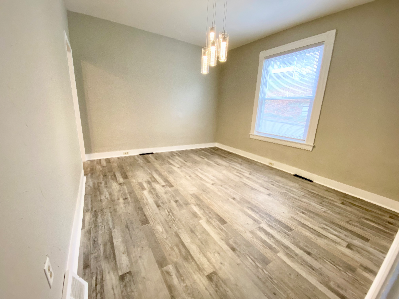415 Brown Ave - Photo 7 of 23