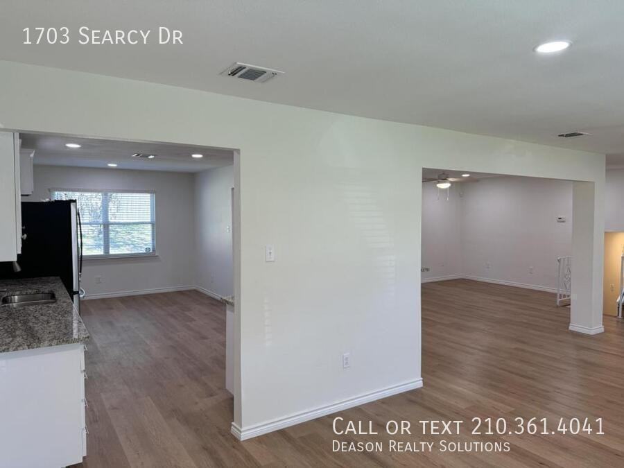 1703 Searcy Dr - Photo 6 of 21