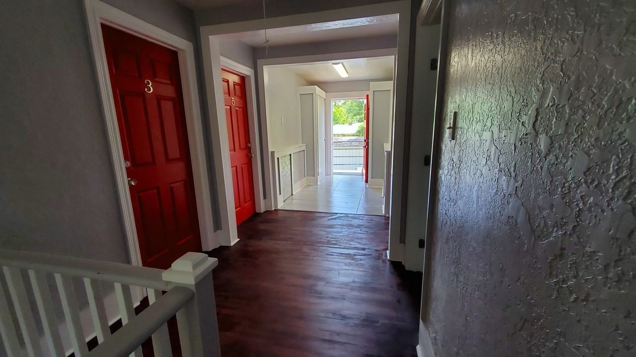 705 Louisiana Ave #2 - Photo 4 of 7