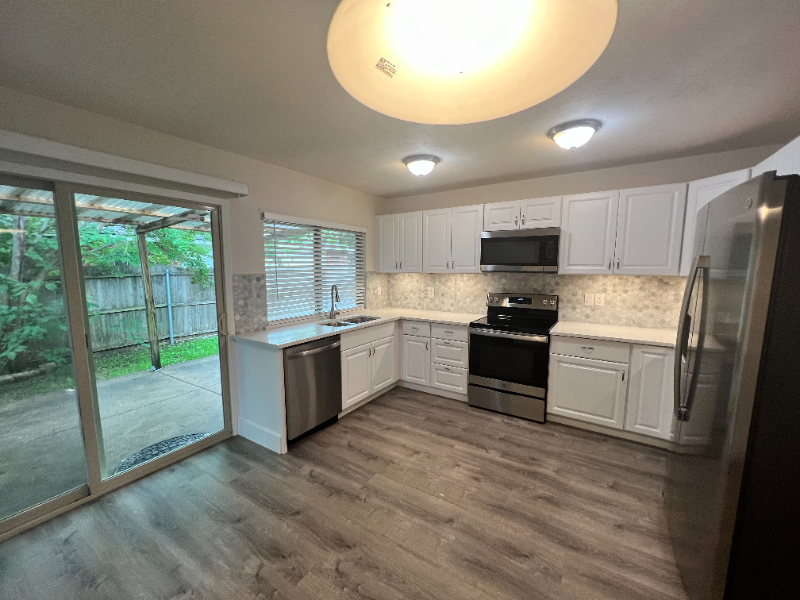 1405 Meandering Way - Photo 4 of 18